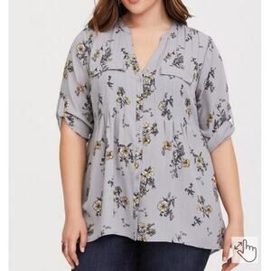 Torrid Georgette Hi-Low tunic Blouse Gray floral V-Neck 3/4 Sleeve Size 00 M/L